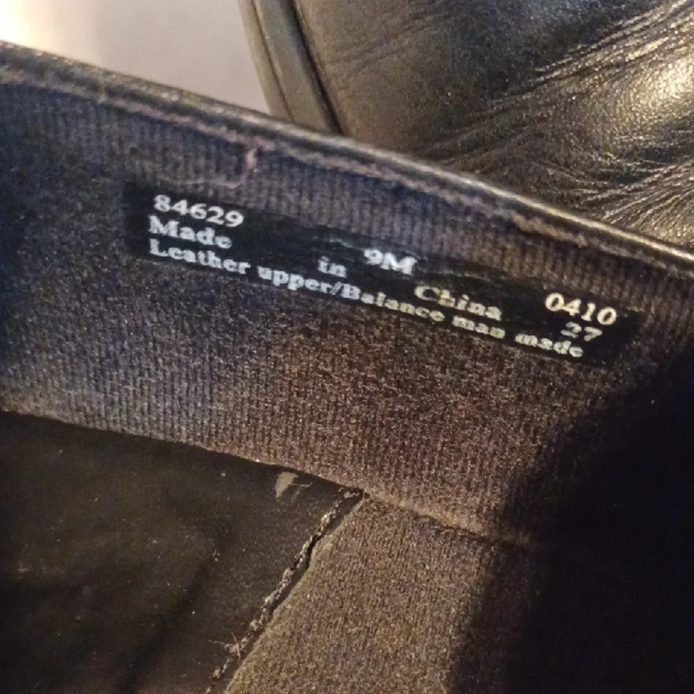 Clarks Black Women's Loafers Size 9 Slip On Shoes